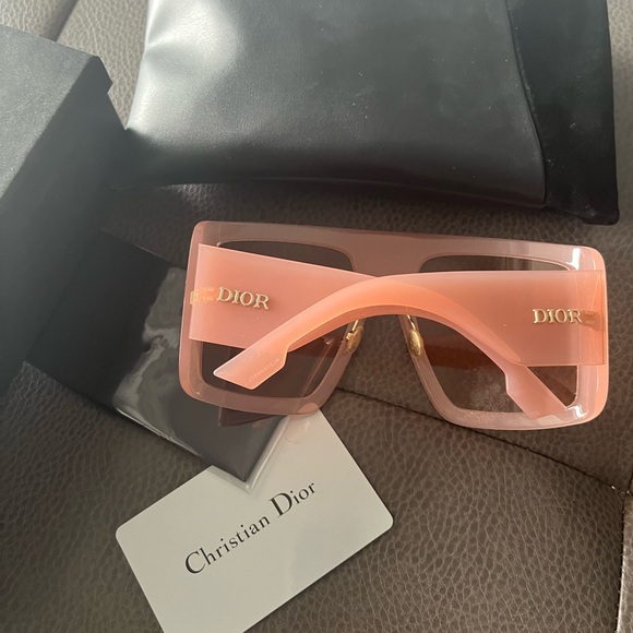 Authentic Dior So light sunglasses 💗 - Picture 4 of 7